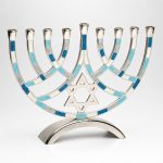 חנוכייה מתכת גוונים כחול מ"ד 18 ס"מ