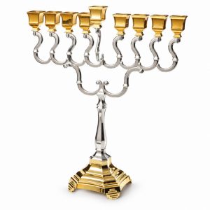 חנוכיה דגם המכבים ציפוי זהב בשילוב כסף 56 ס"מ