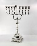 חנוכיה דגם אנגלי מוכספת 29X42 ס"מ