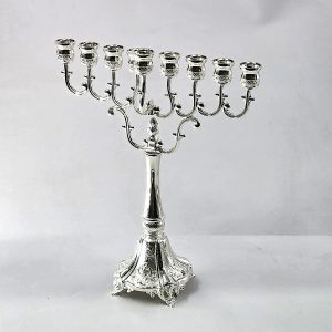 חנוכיה מוכספת  26X32 ס"מ