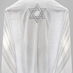 טלית צמר א.א. רקמה מגן-דוד לבן כסף מס' 60