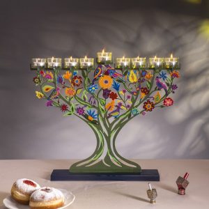 חנוכייה גדולה חיתוך לייזר ציור יד עץ וציפורים